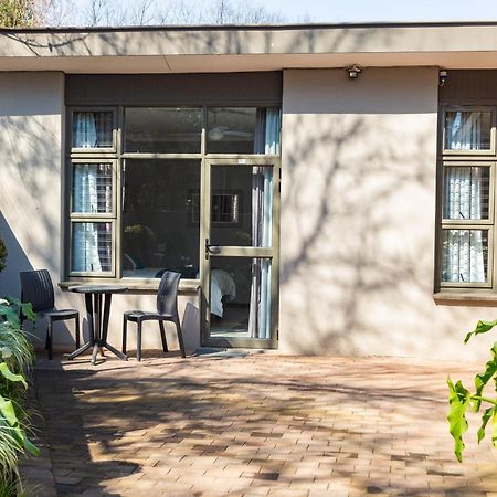 Glen Maine Guest House Претория Экстерьер фото