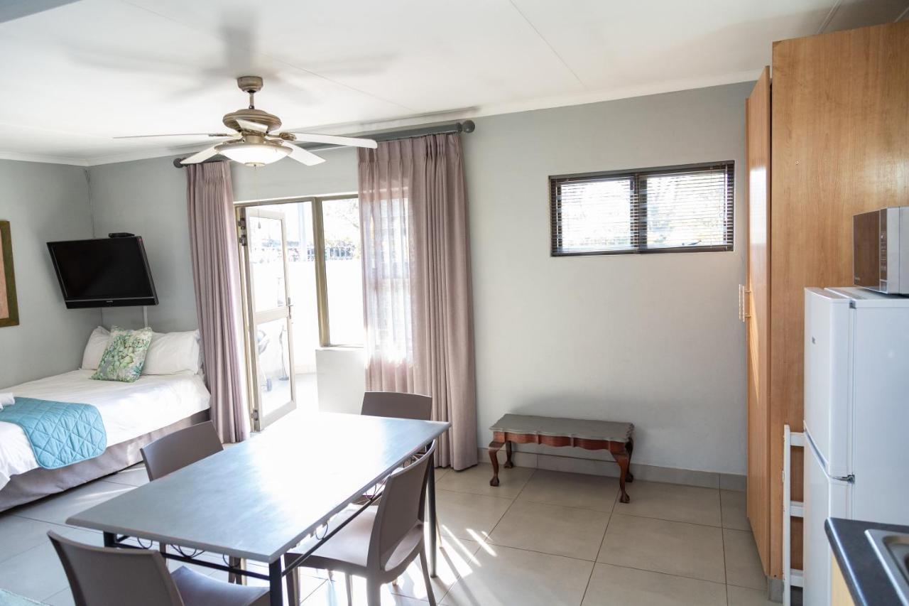 Glen Maine Guest House Претория Экстерьер фото